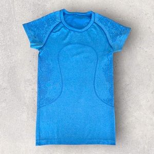 Lululemon Run Light Blue Floral Lace Swiftly Tech Short Sleeve Tee Shirt Size 6